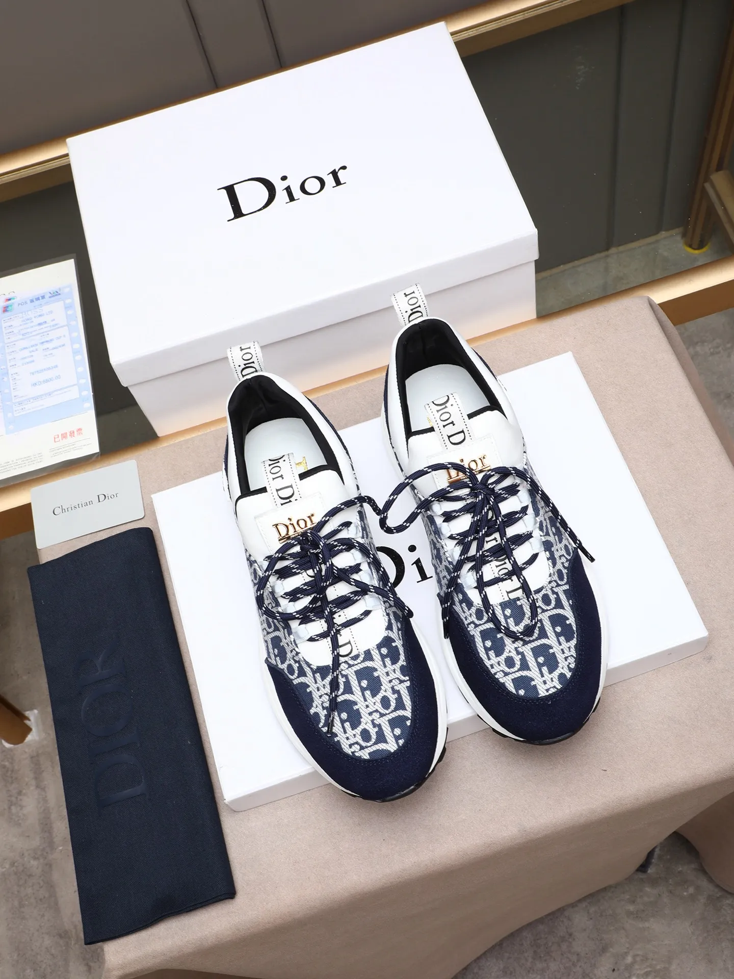 Men's shoes 💰440 💰Dior [Dior] 😘😘High-end series of casual men's shoes, simple and elegant👍👍👍The upper is made of first-layer genuine leather spliced ​​with Dior's special material [sun][sun]; imported first-layer sheepskin lining; special outsole, wear-resistant, lightweight, the overall design is harmonious and unified without lacking personality 👣🌟✨You deserve it! 3 colors😍Sizes 38~44. (45 custom-made) The picture above is a big seller🔥🔥🔥